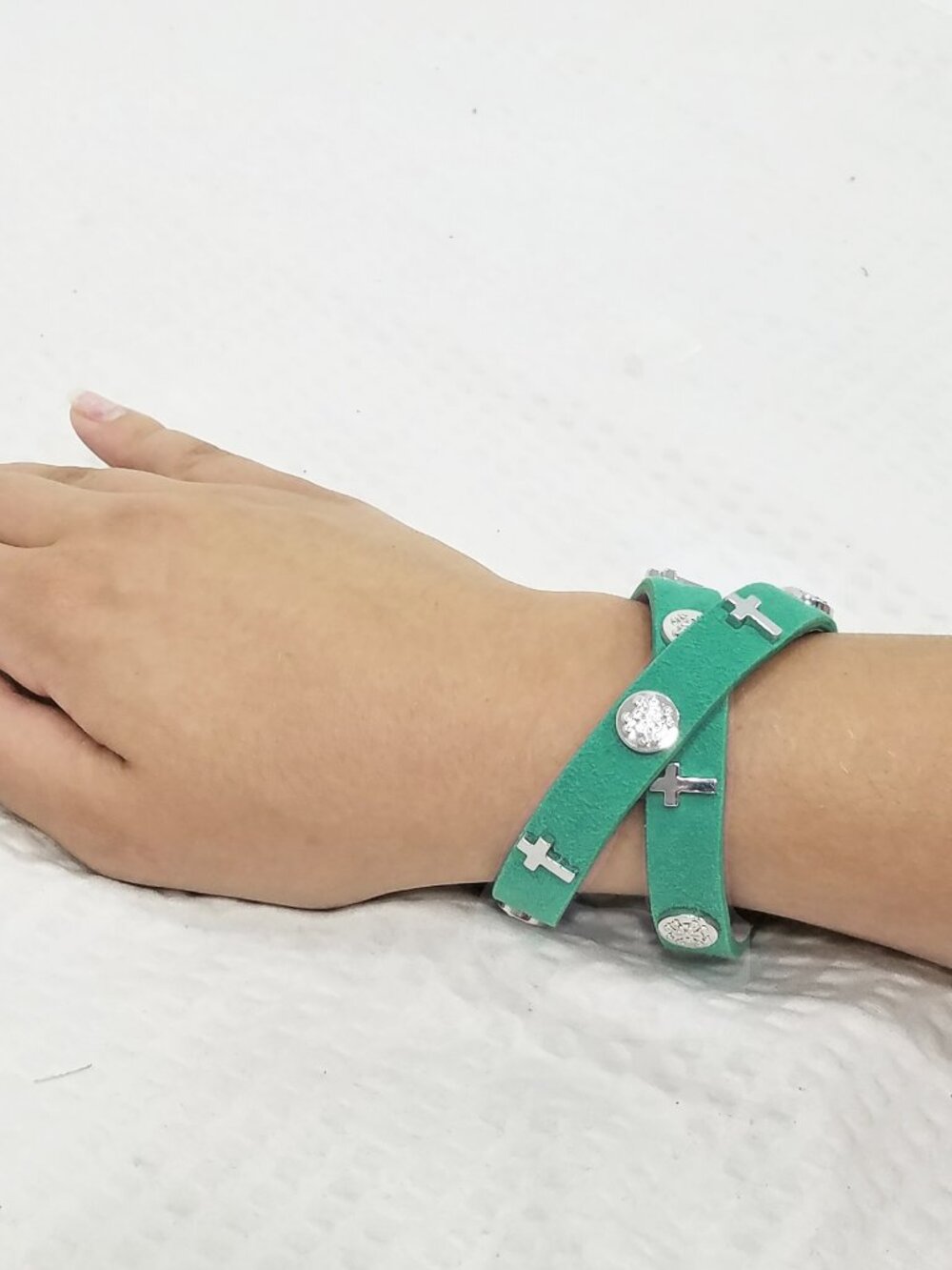 Signed RUSTIC CUFF Turquoise Suede Silver Tone Cross Double Wrap Strap Bracelet